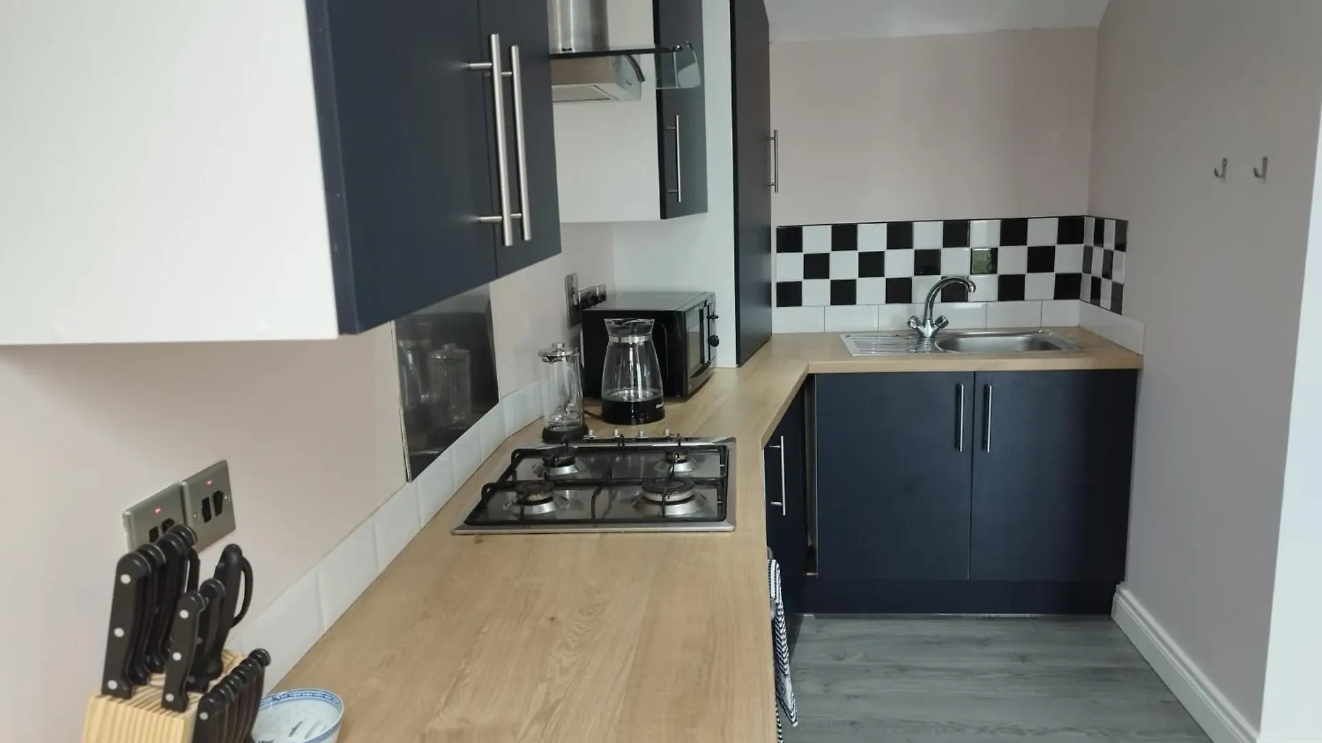 Belfast City Centre, Brilliant Light Apartment 0*,  United Kingdom
