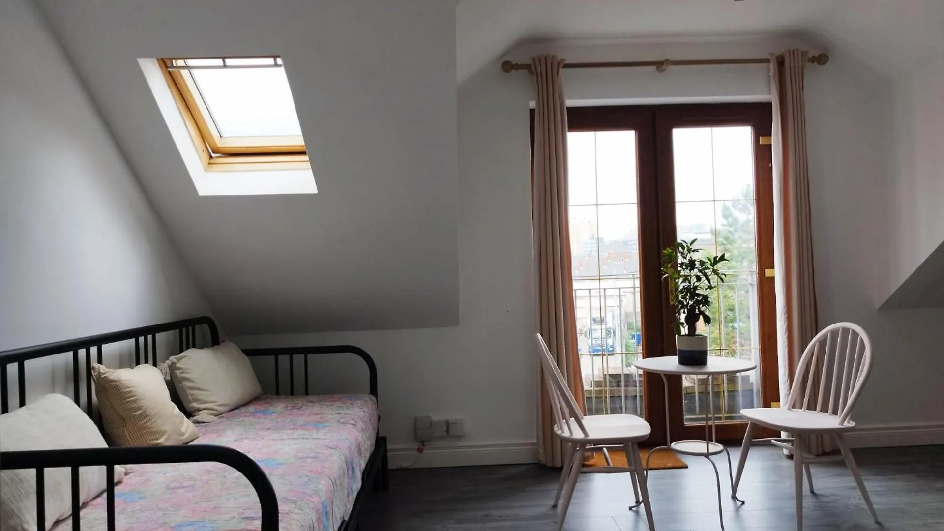Belfast City Centre, Brilliant Light Apartment