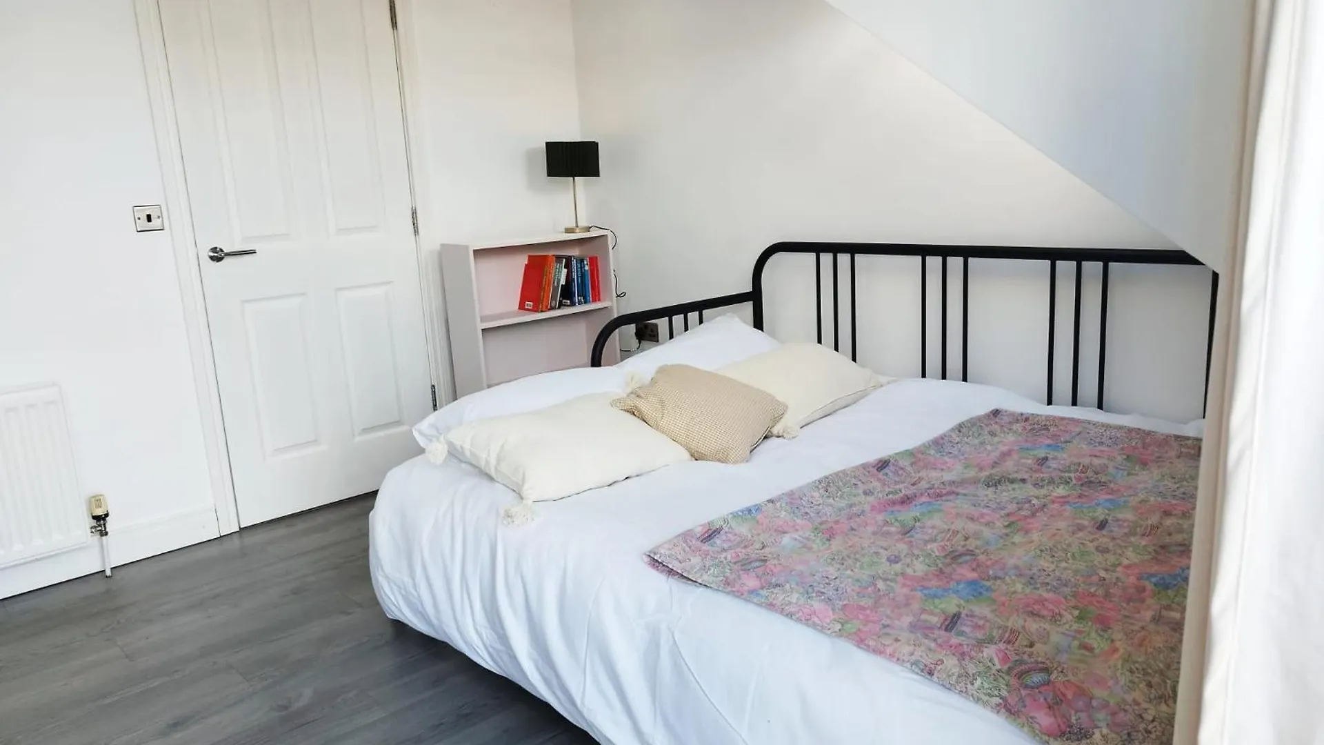 Belfast City Centre, Brilliant Light Apartment United Kingdom